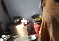 लड़कियों ने गंजे महिलाओं के आदमी हिंदी सेक्सी मूवी वीडियो को भगाया