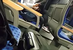 दो लड़कियों को बिस्तर के माध्यम से आपसी समझ मिली संभोग मूवी