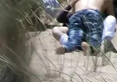 एक परिपक्व युवा महिला सेक्सी बी ग्रेड मूवी ने अपने गुदा में एक युवा लड़के के लिंग को महसूस किया