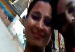 दो गर्लफ्रेंड ने दो पुरुषों को समूह सेक्स के साथ सेक्सी विदेशी मूवी खुश किया